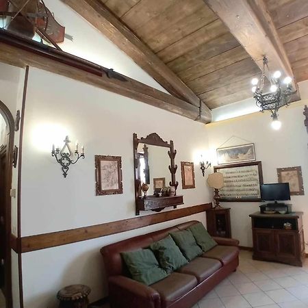 Casa Serafina Trilocale Con Arredi D'Arte E Parcheggio Privato Orvieto Exterior photo