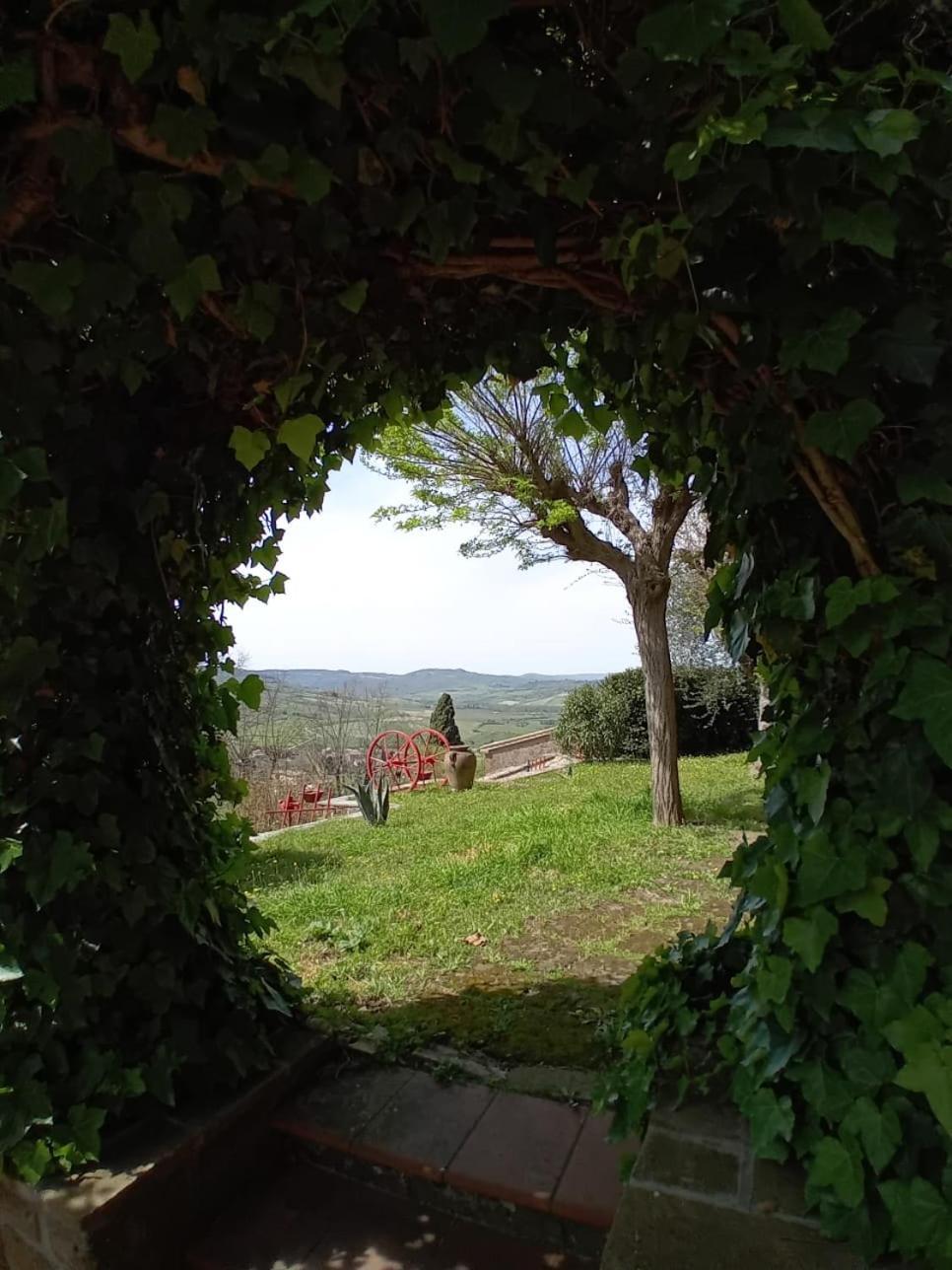 Casa Serafina Trilocale Con Arredi D'Arte E Parcheggio Privato Orvieto Exterior photo