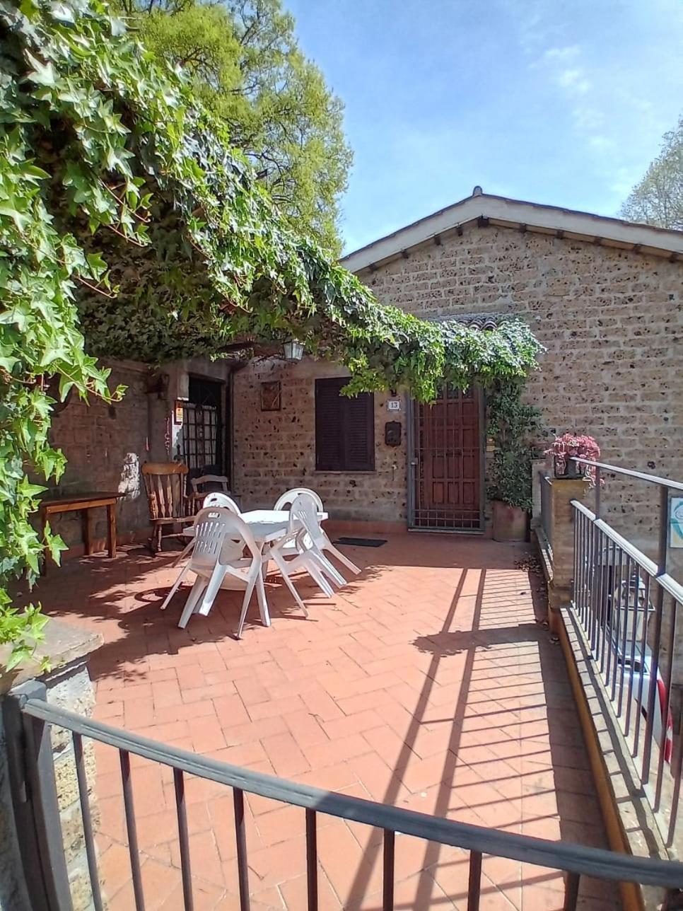 Casa Serafina Trilocale Con Arredi D'Arte E Parcheggio Privato Orvieto Exterior photo