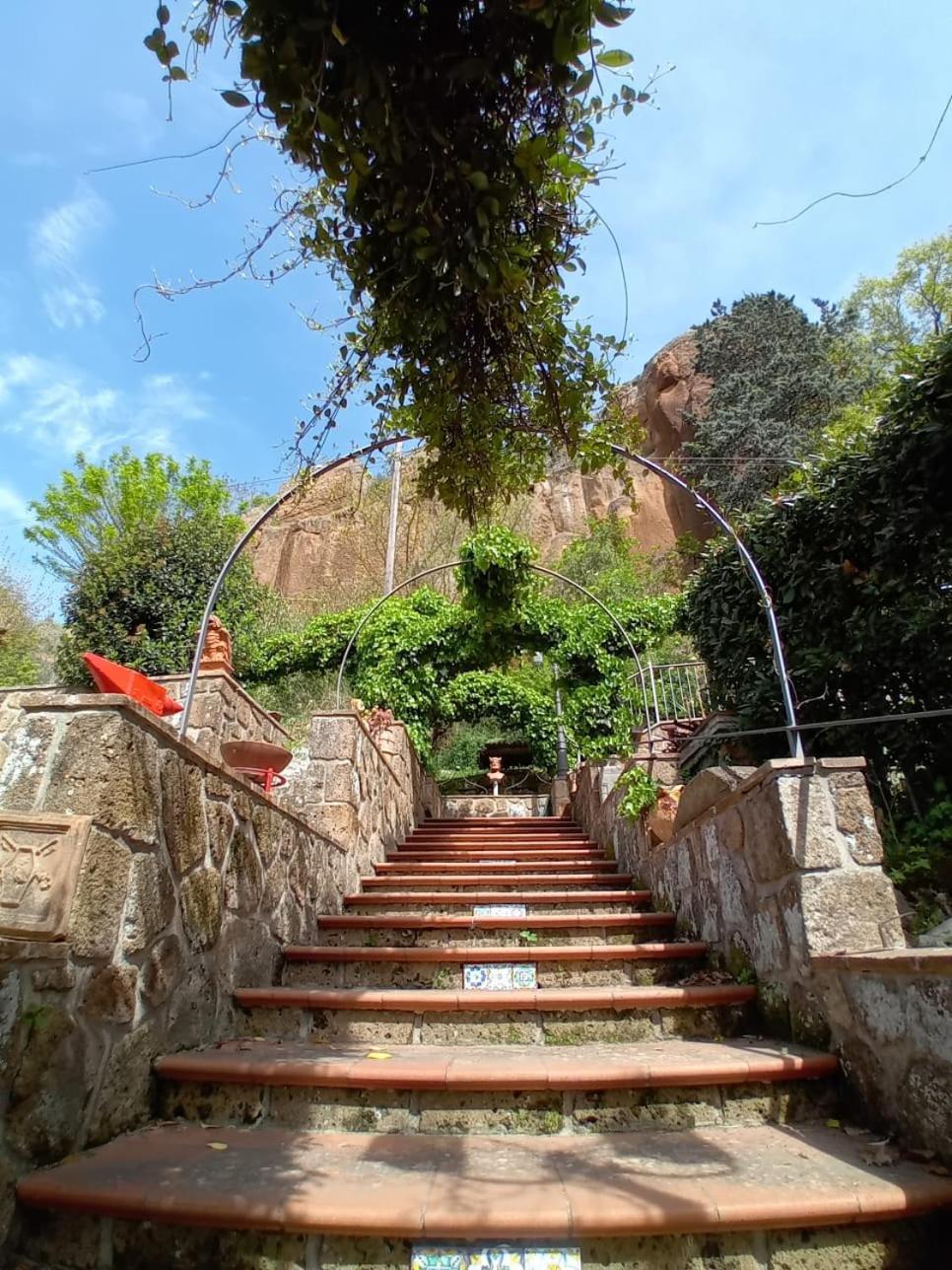 Casa Serafina Trilocale Con Arredi D'Arte E Parcheggio Privato Orvieto Exterior photo