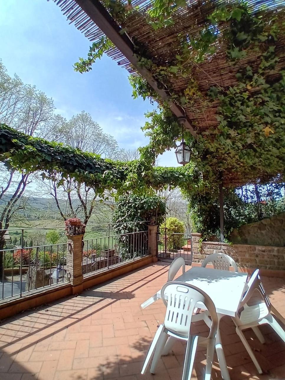 Casa Serafina Trilocale Con Arredi D'Arte E Parcheggio Privato Orvieto Exterior photo