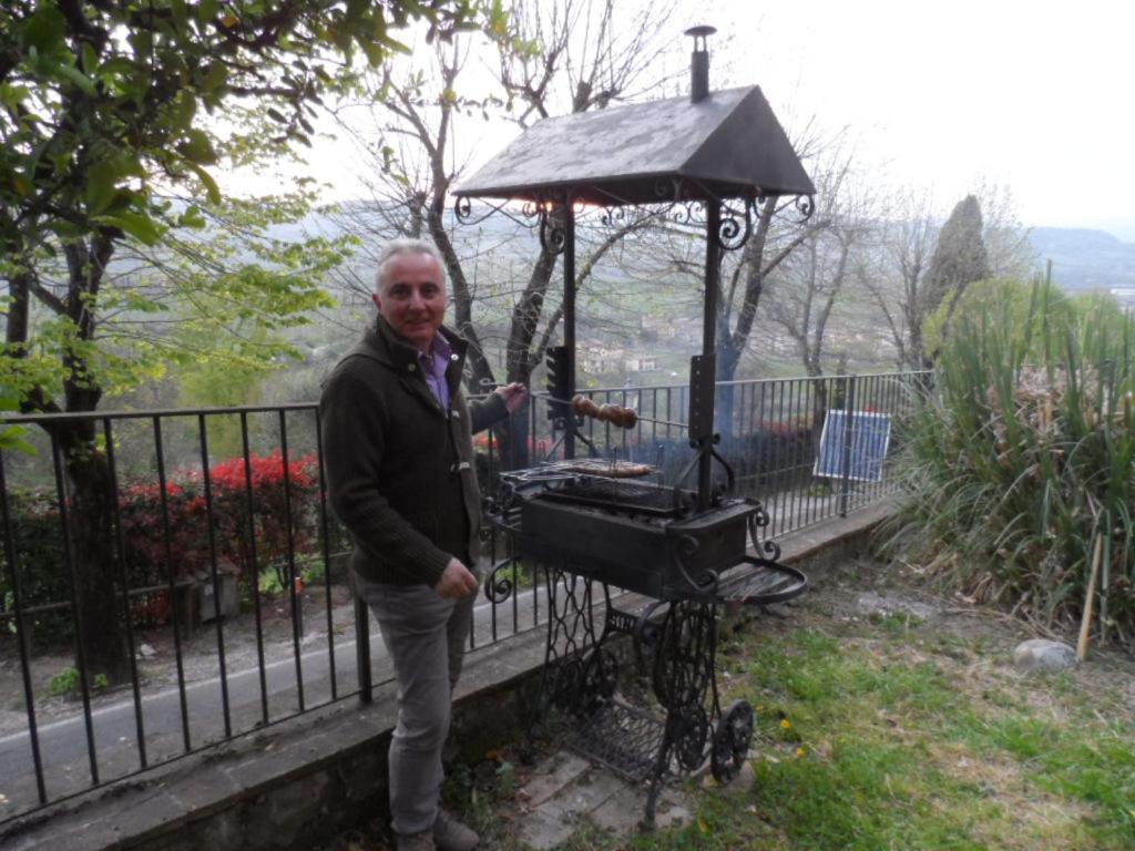 Casa Serafina Trilocale Con Arredi D'Arte E Parcheggio Privato Orvieto Exterior photo